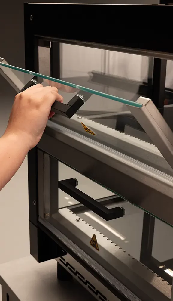 Rear loading on the MTT hot countertop display - Fri-Jado